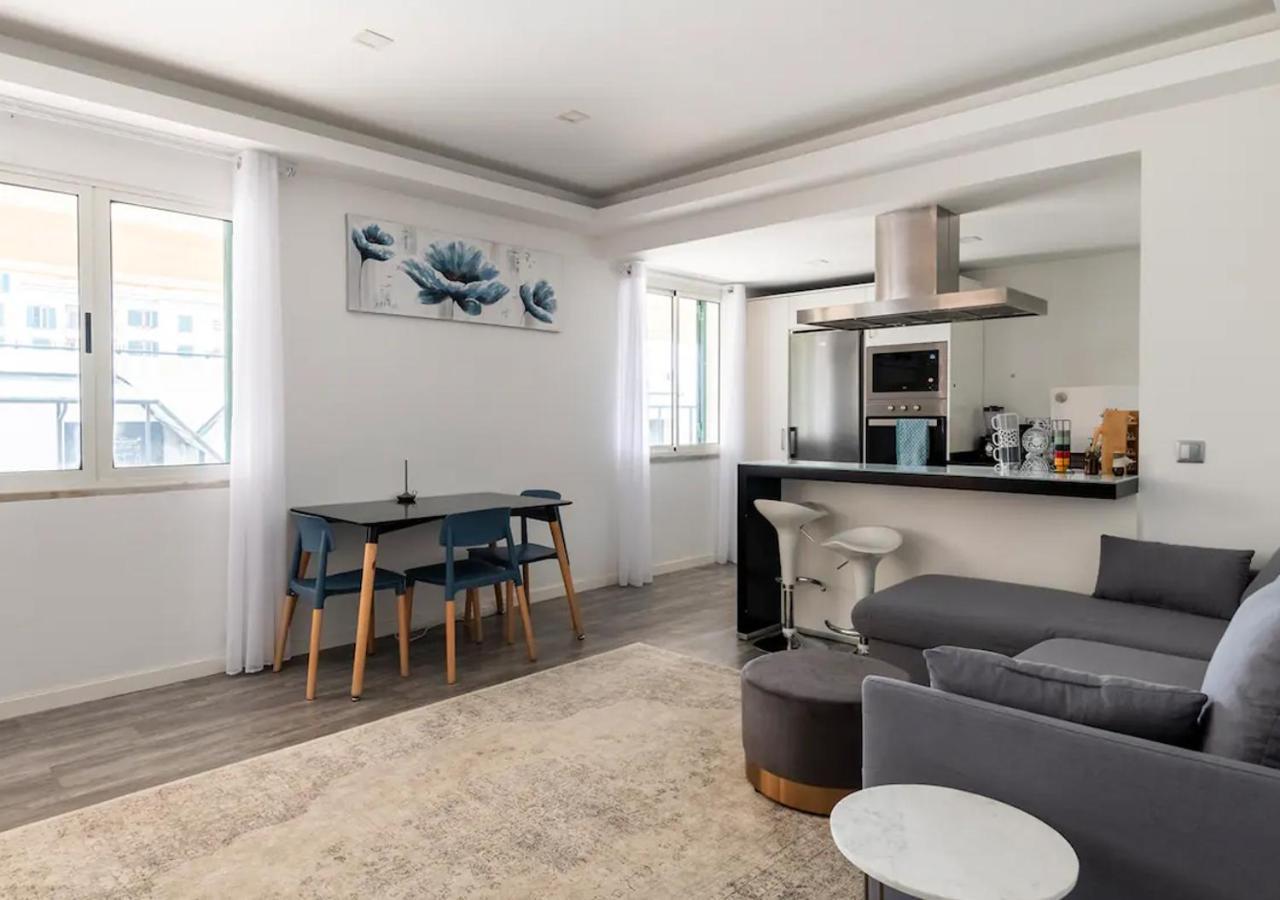 Lovely 1-Bedroom Apartment With Parking Ocean View 푼샬 외부 사진