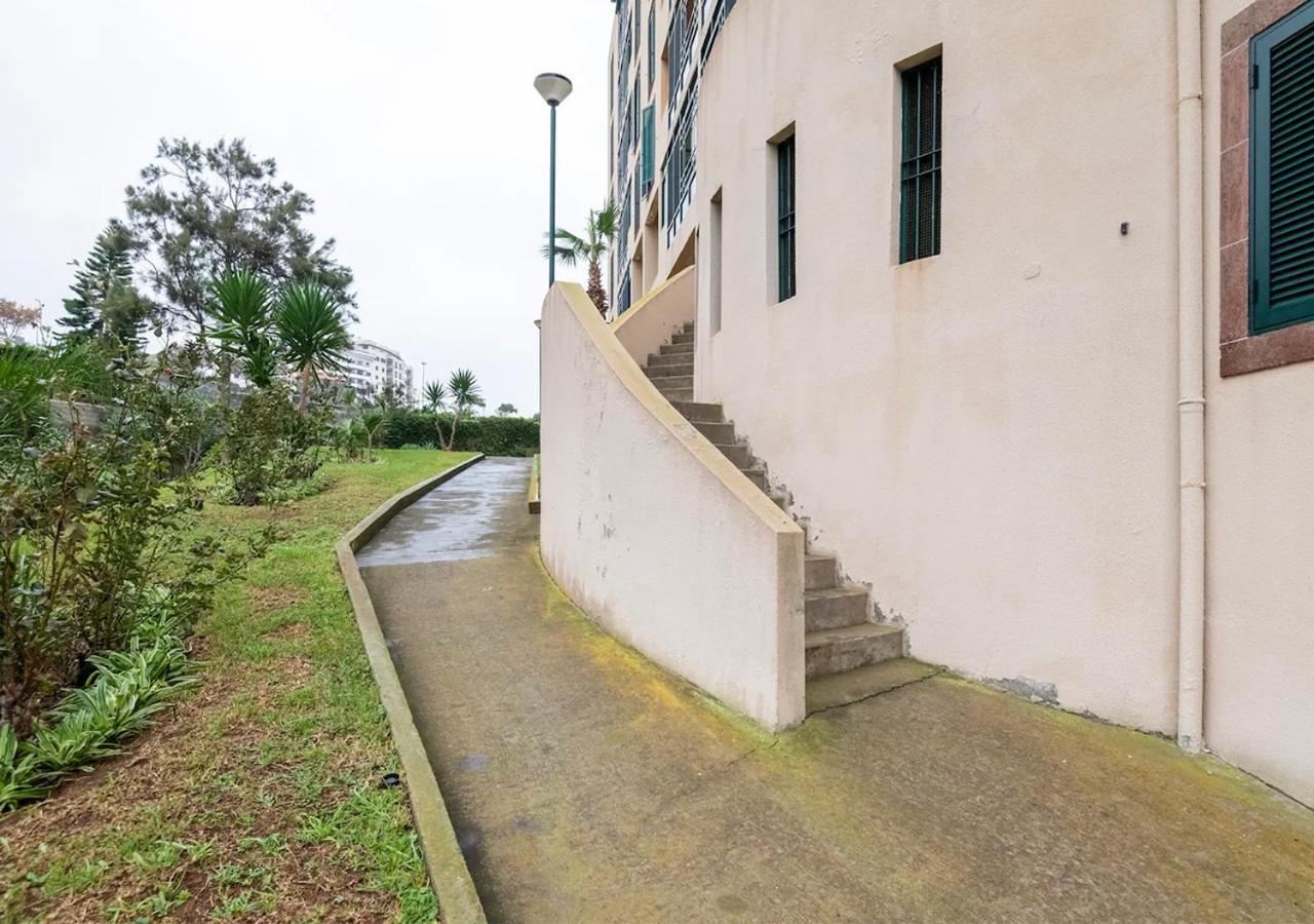 Lovely 1-Bedroom Apartment With Parking Ocean View 푼샬 외부 사진